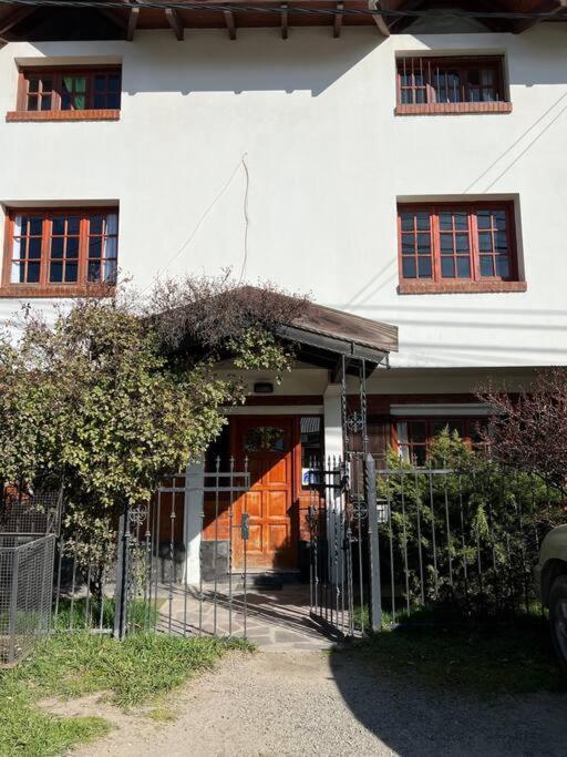Departamentos Patagonia Calle Rivadavia El Bolsón エクステリア 写真